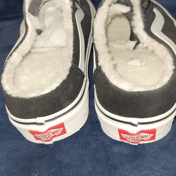 New Vans "Ward Mule" Old Skool style sizes 9.5 and 7.5 - Picture 3 of 6